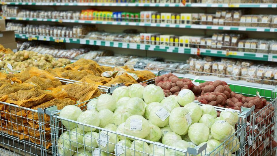 Кабмин поручил Госстату, Минагрополитики и обладминистрациям ежедневно мониторить цены на ряд товаров, в том числе на овощи