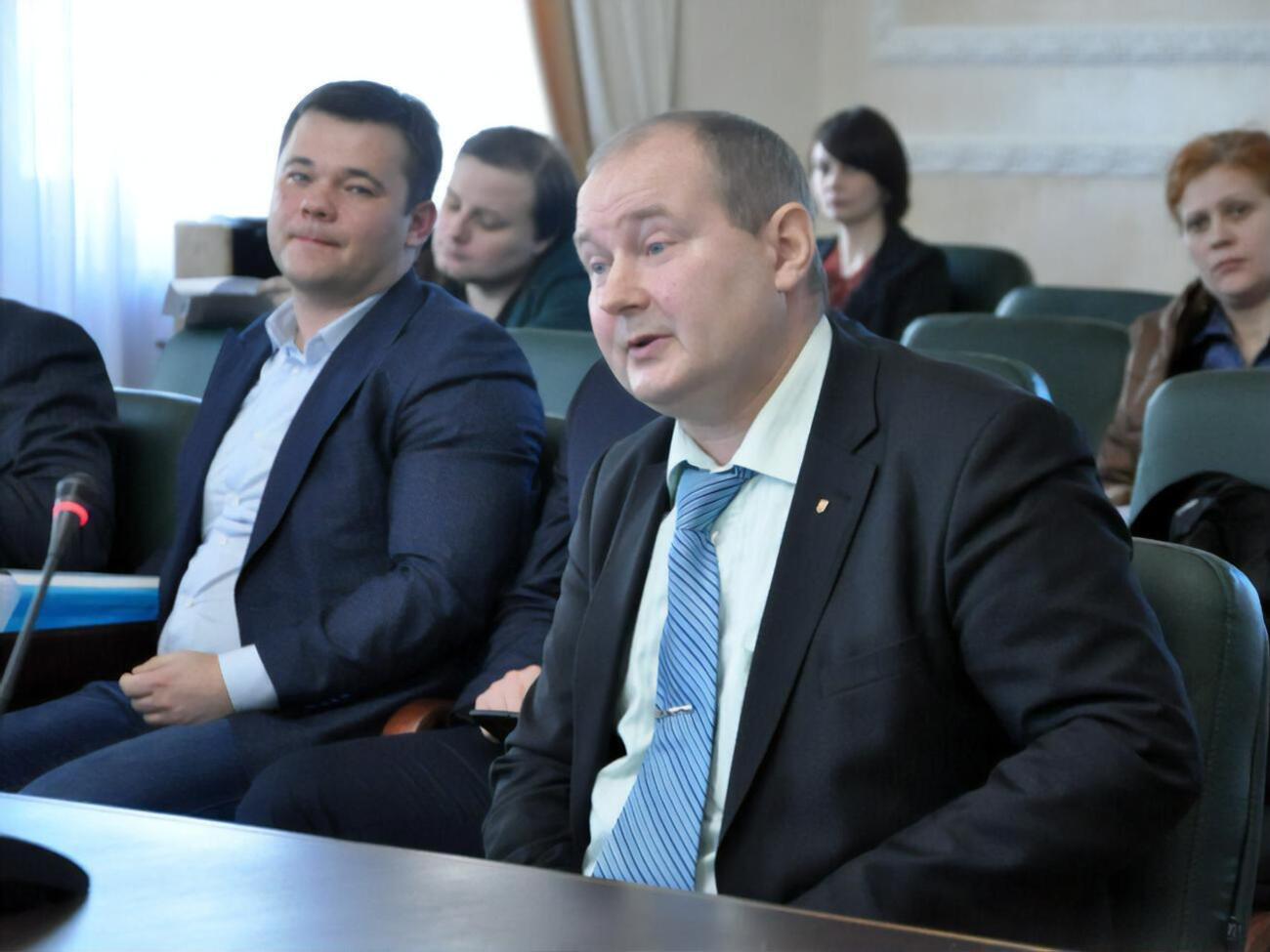 Чауса в Україні обвинувачують у хабарництві