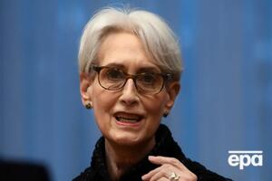 США не согласятся на запрет расширения НАТО, отметила Шерман