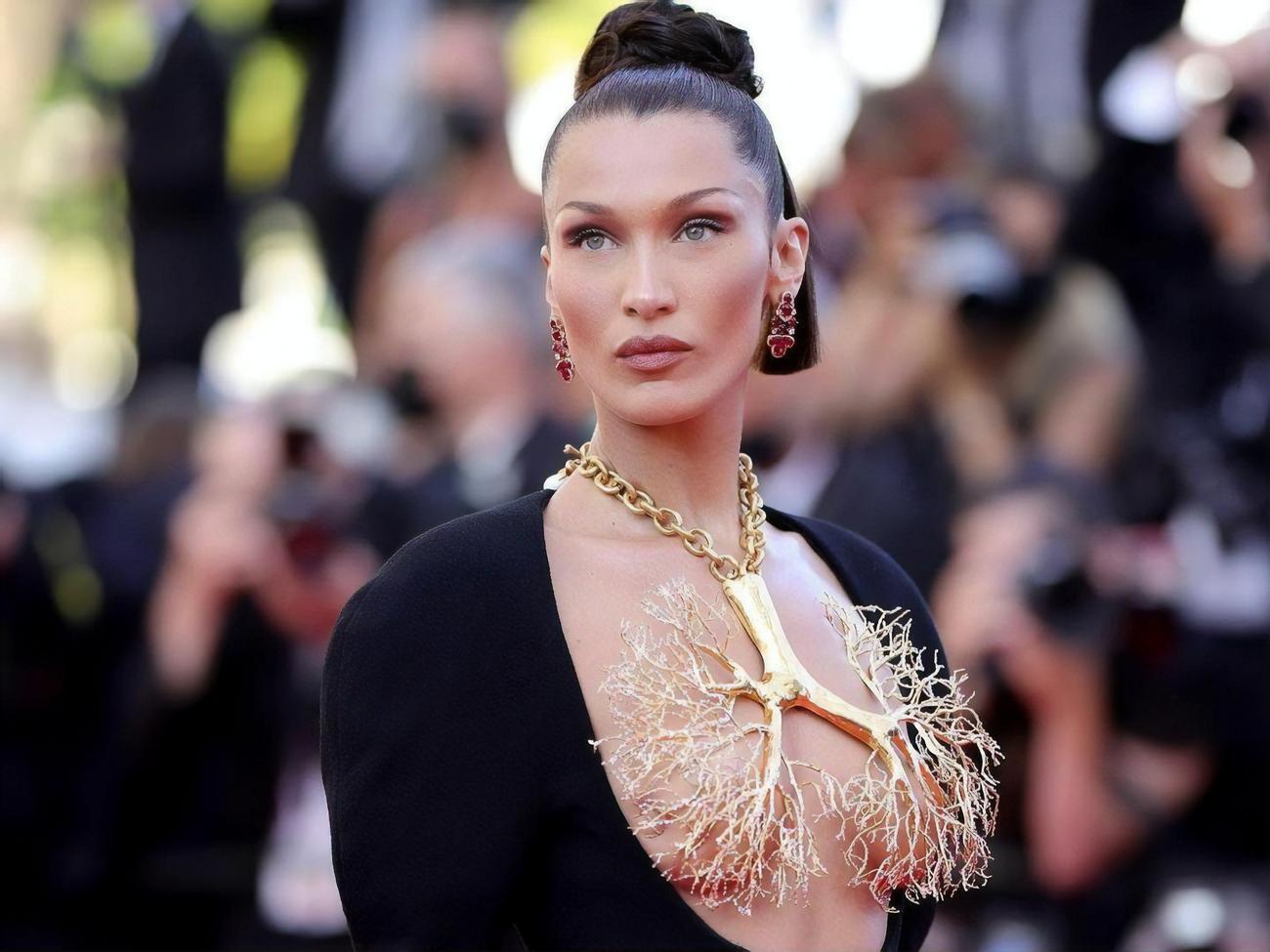 Белла Хадід поділилася бекстейджем зі зйомки реклами спідньої білизни бренда Victoria's Secret