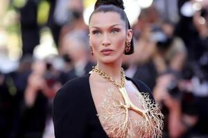 Белла Хадід поділилася бекстейджем зі зйомки реклами спідньої білизни бренда Victoria's Secret