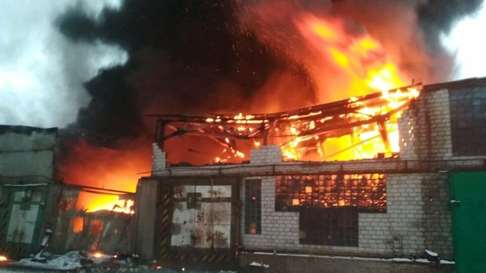Пожежа сталася у будівлі колишнього екскаваторного заводу