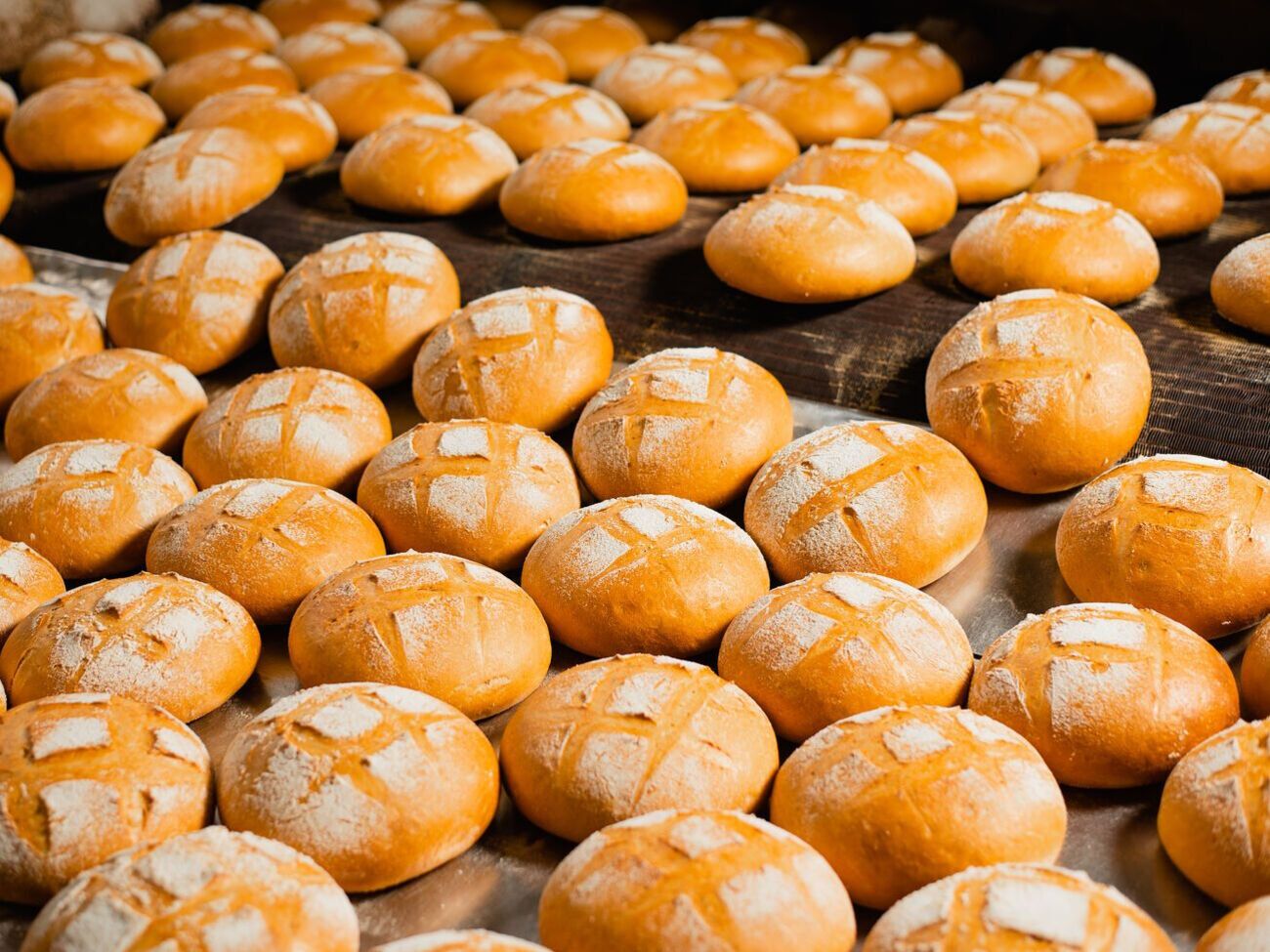 Представники підприємств пояснюють, що вони не можуть купити газ за ринковими цінами, тому що в цьому випадку зросте їхня заборгованість за сировину, насамперед&nbsp;&ndash; за борошно