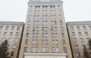 Предварительно, возгорание возникло в подсобном помещении актового зала университета, отметили в ГСЧС