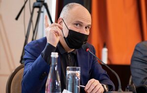 Десятки тысяч украинцев, которые приобрели поддельные сертификаты о вакцинации, оказались в ловушке. Нам нужен механизм "ковидной" амнистии