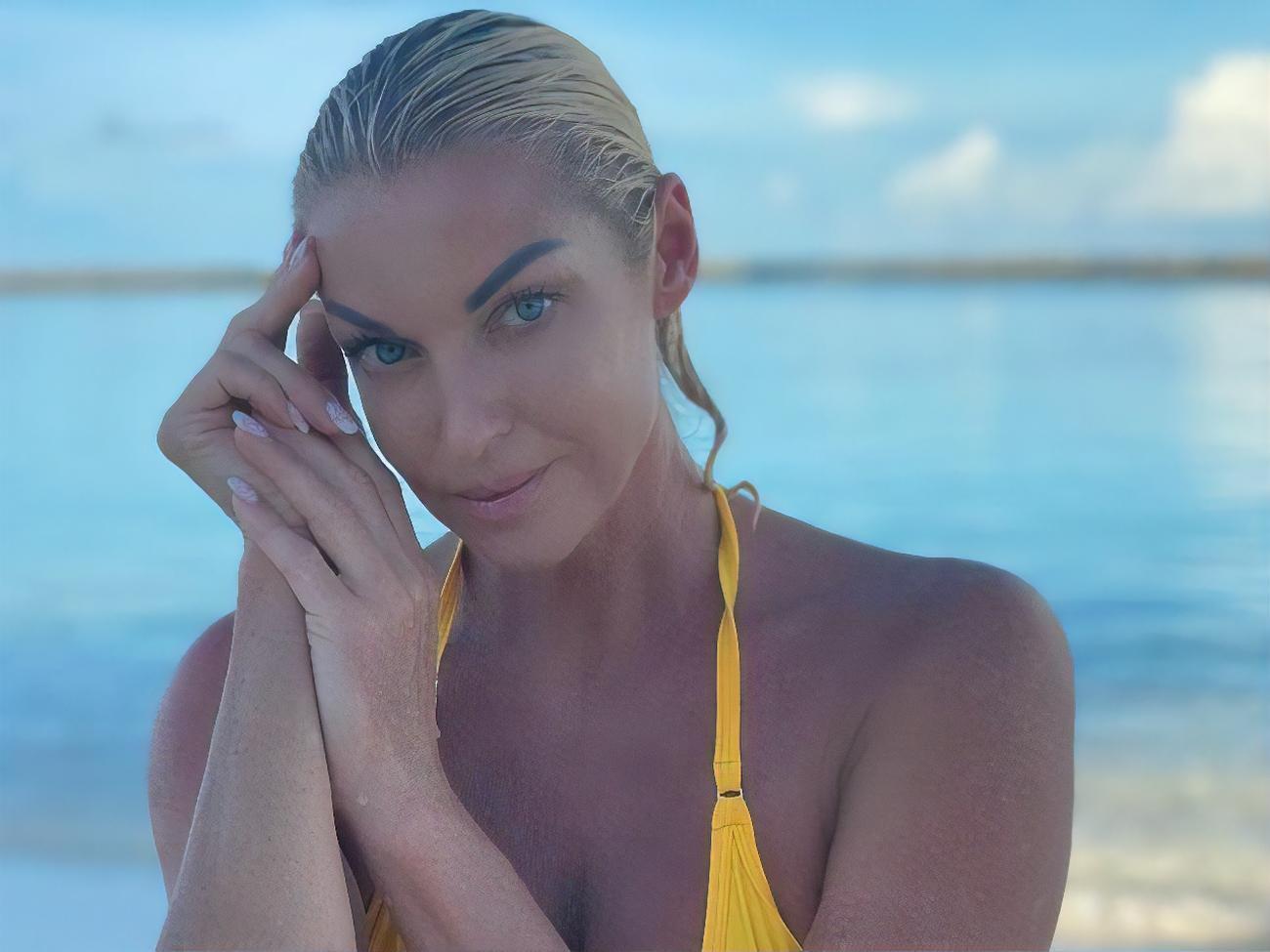 Волочкова: Одним&nbsp;друзям пощастило&nbsp;&ndash; вони запросили на яхту. Я погодилася на день, а залишилася на три