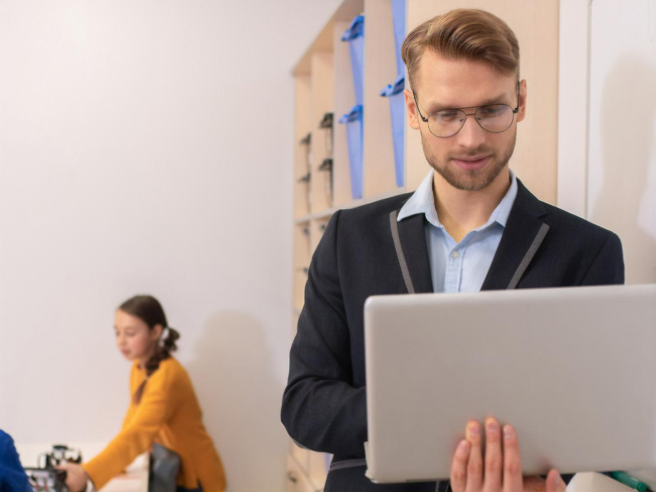 В Україні недостатньо кваліфікованих учителів із математики та інформатики, зазначає Мінцифри