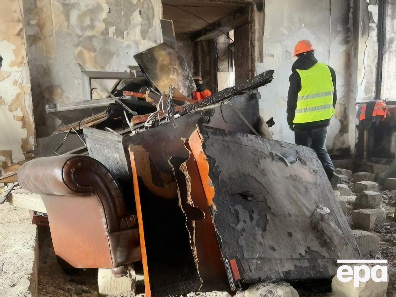 Мерію Алмати розчищають після протестів