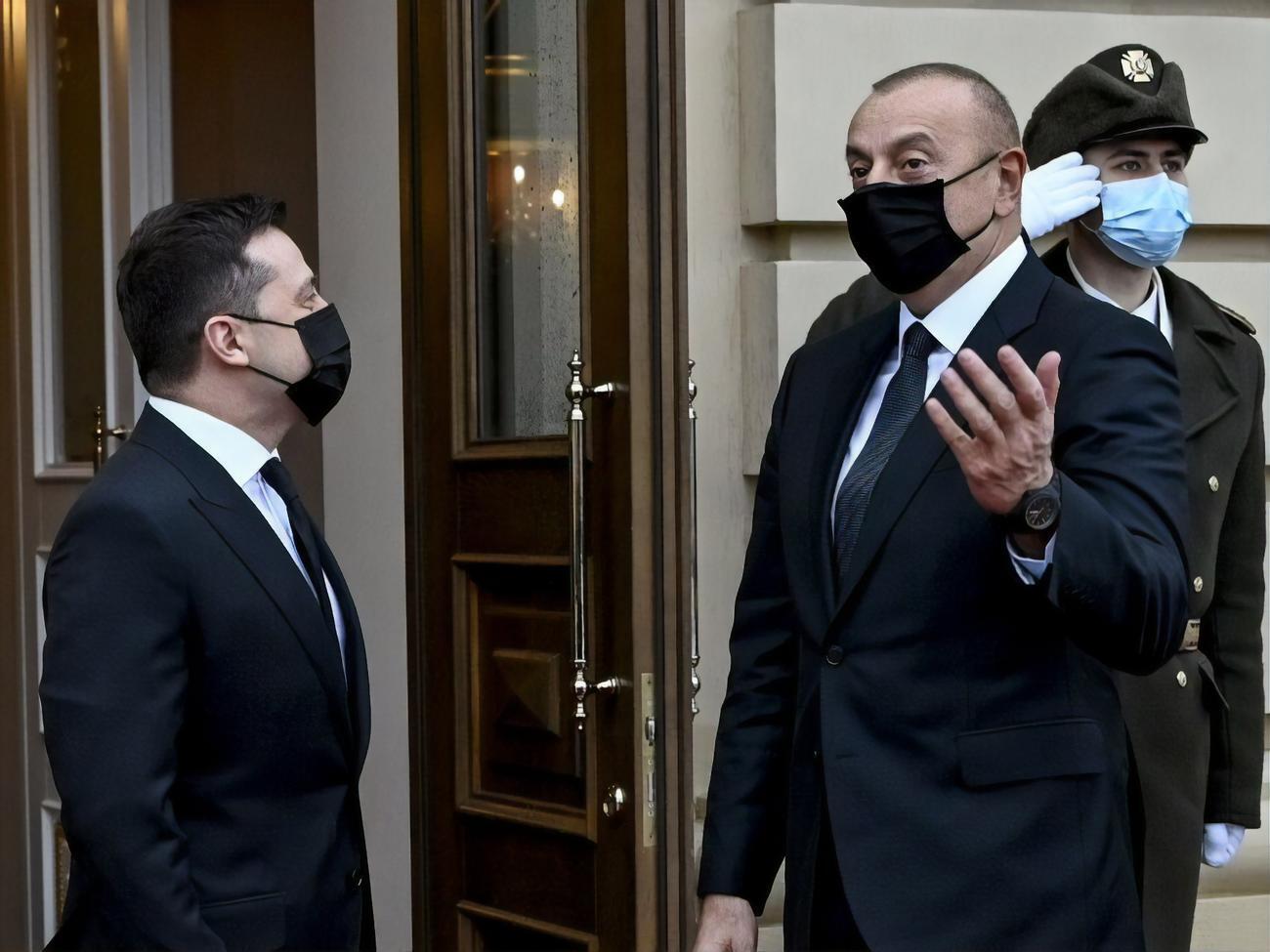 Зеленський обговорив з Алієвим можливості поглиблення двосторонньої співпраці в різних сферах