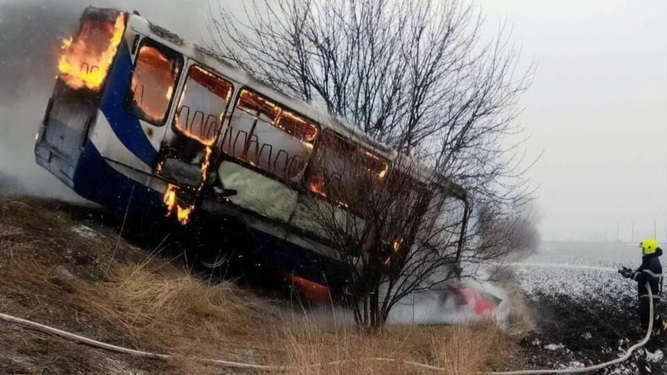 Після зіткнення транспортні засоби спалахнули