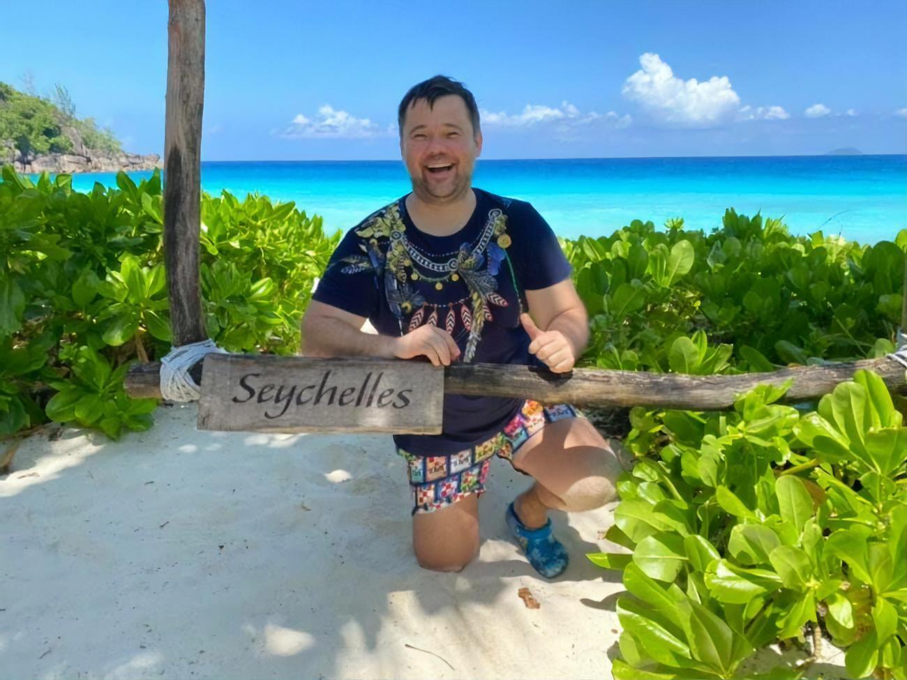 Богдан в конце 2021 года сообщил, что находится за границей