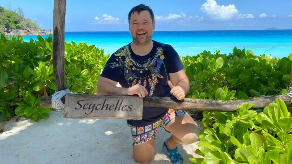 Богдан в конце 2021 года сообщил, что находится за границей