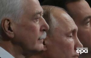 Грызлов (на фото слева) – председатель высшего совета партии "Единая Россия" с 2002 года, российскую делегацию в ТКГ возглавляет с 2015-го