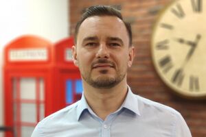 Бешта із 2020 року очолював політичний директорат МЗС України