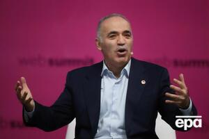 Каспаров предполагает, что Москва получила "сигнал из Пекина, что надо убираться"