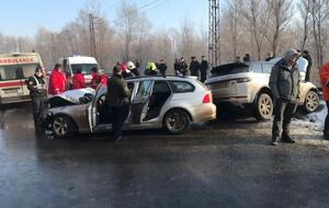 Постраждалих унаслідок зіткнення двох автомобілів госпіталізували