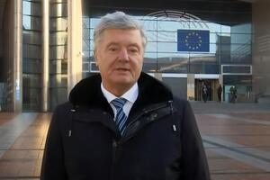 Порошенко: Украина сегодня должна защититься