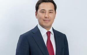 Досанов является мужем младшей дочери Назарбаева