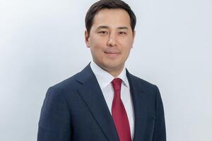 Досанов является мужем младшей дочери Назарбаева