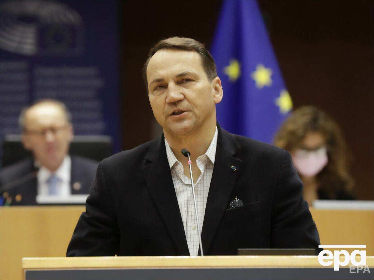 Сікорський нагадав Росії про її гарантії безпеки перед Україною