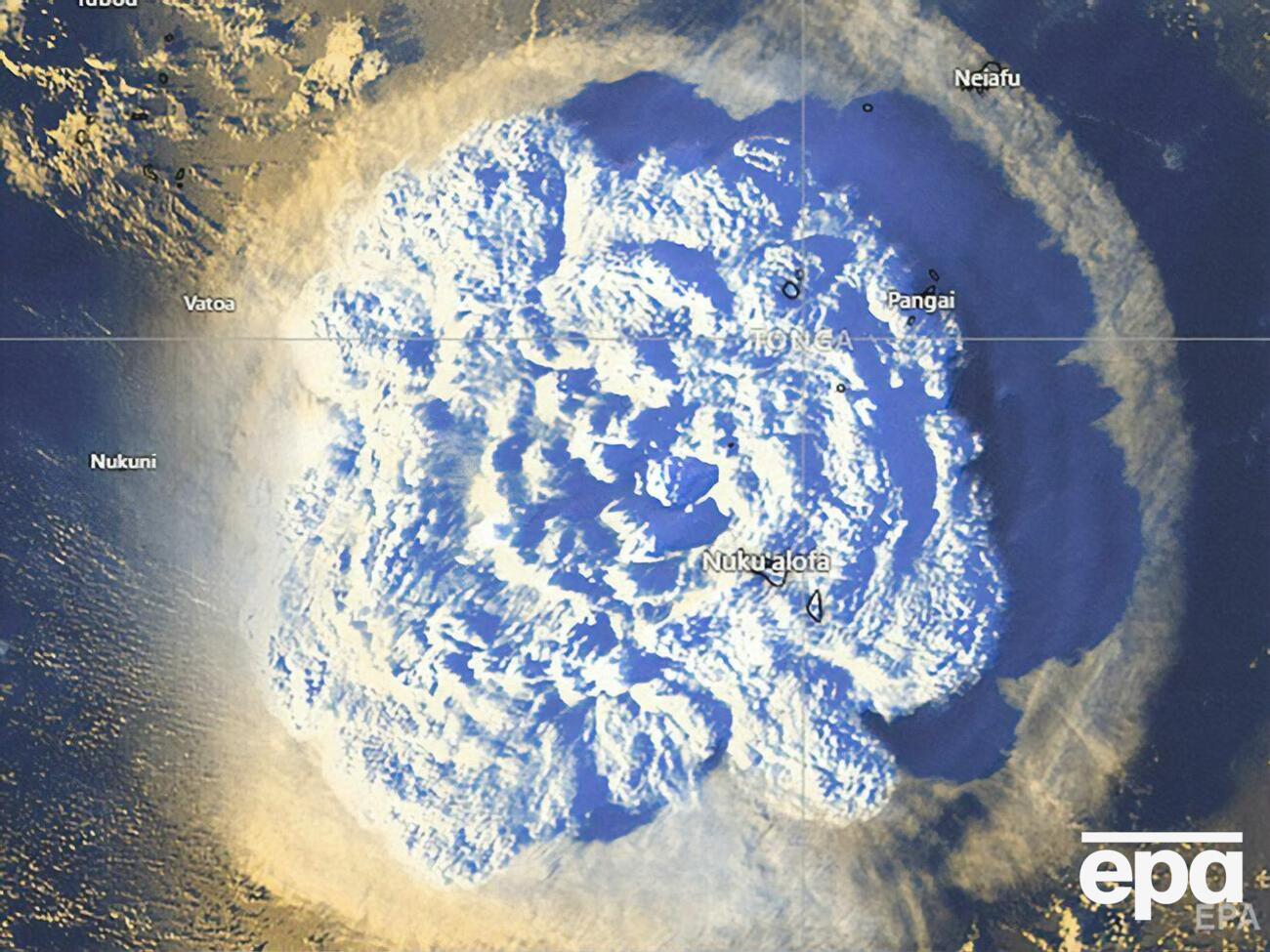 Извержение подводного вулкана сняли из космоса