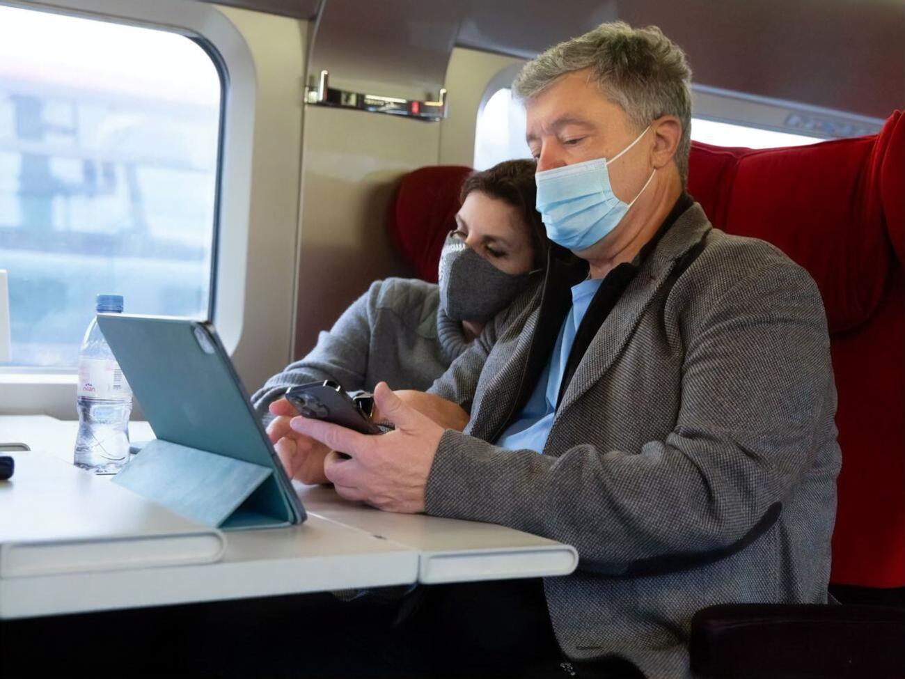 Порошенко говорил, что вернется в Украину 17 января