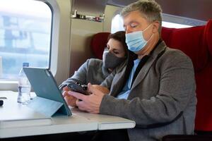 Порошенко казав, що повернеться до України 17 січня