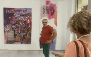 Гельман сам обнаружил надпись на двери квартиры, в которой живет его мать