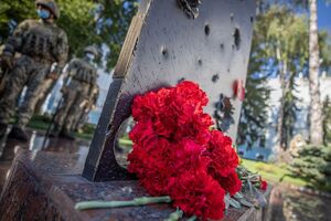 Супрун 2020 року уклав контракт зі Збройними силами України