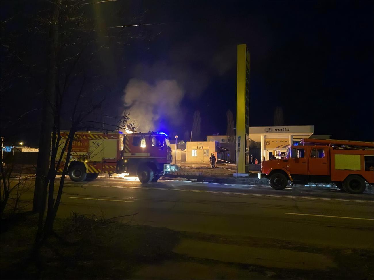 Тушение пожара продолжается