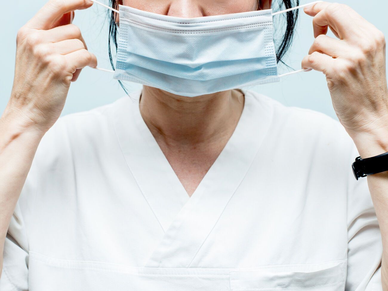 Добова смертність від коронавірусної інфекції в Україні останніми днями падає