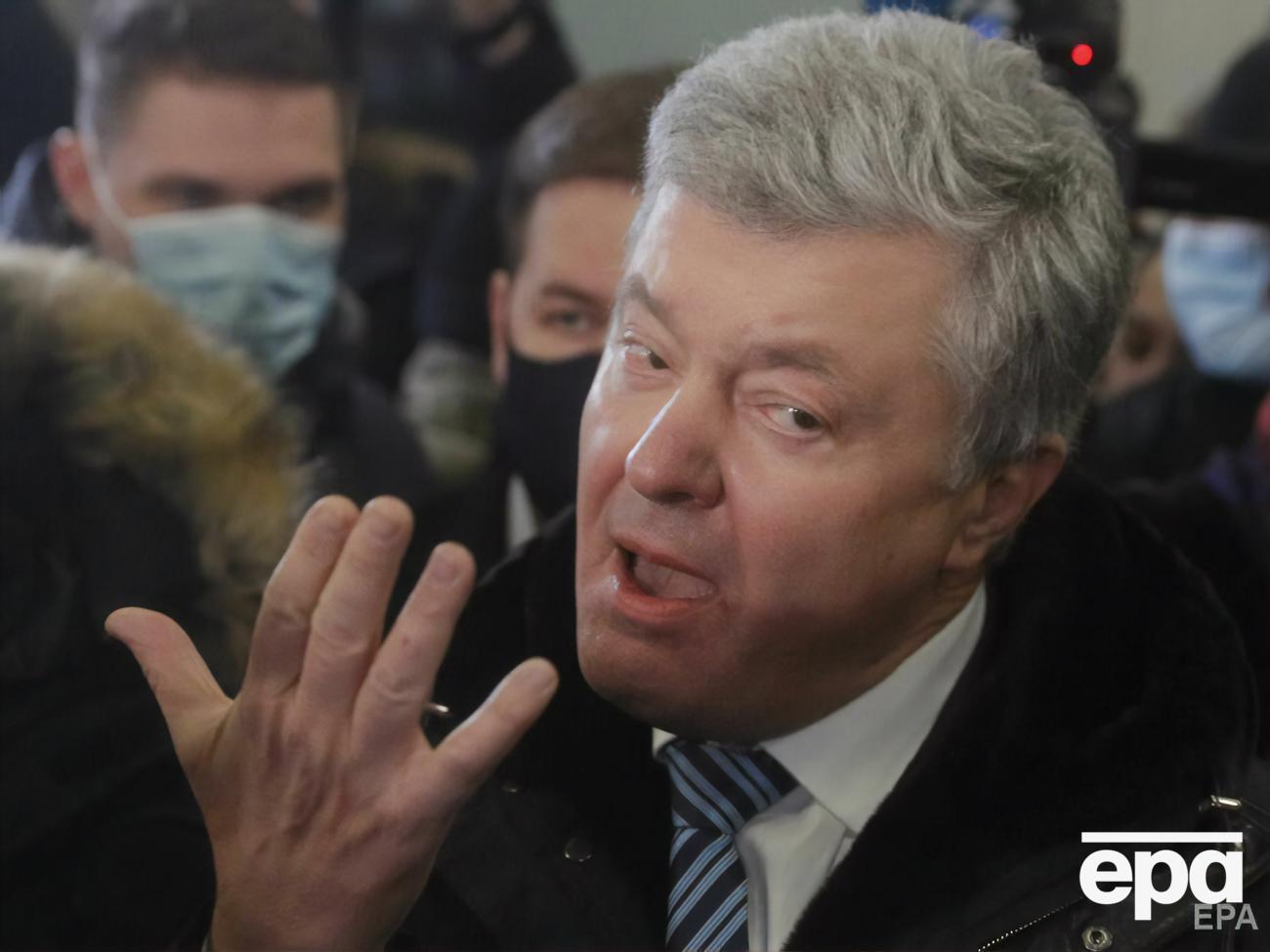 Порошенко повернувся до Києва в супроводі колег із парламентської фракції та журналістів