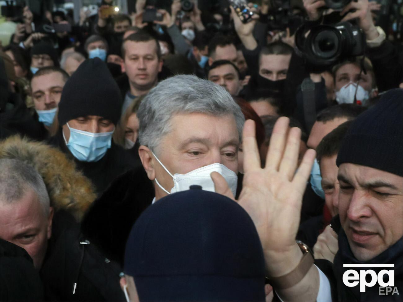 Порошенко прилетів до Києва з Варшави вранці 17 січня