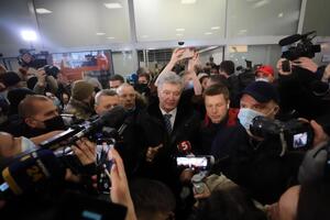 Порошенко отказался от услуг бесплатного адвоката