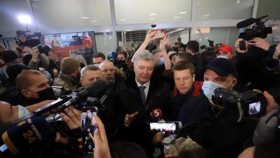 Порошенко відмовився від послуг безоплатного адвоката