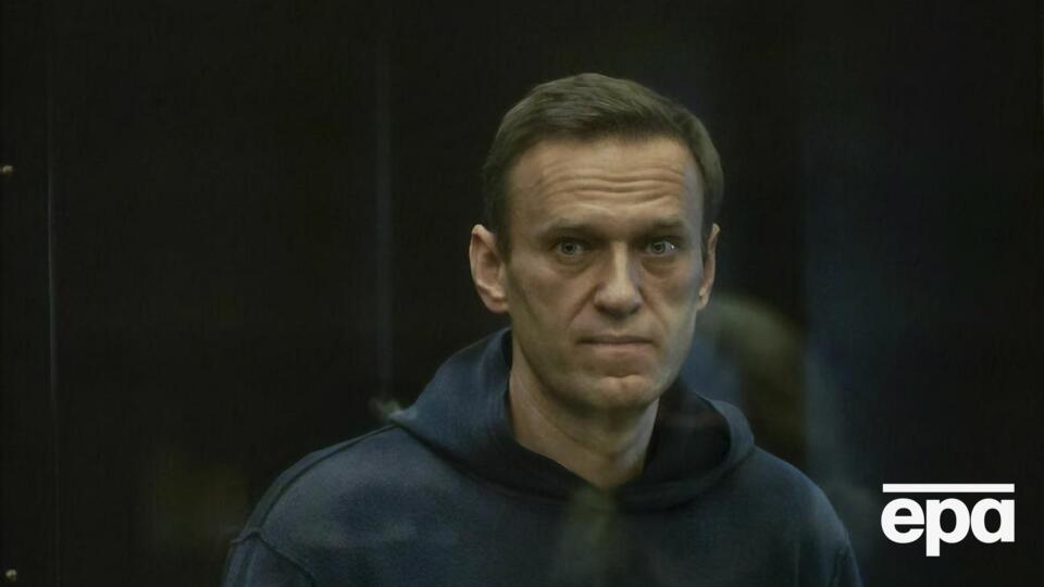 Российский суд заменил Навальному условный срок на реальный