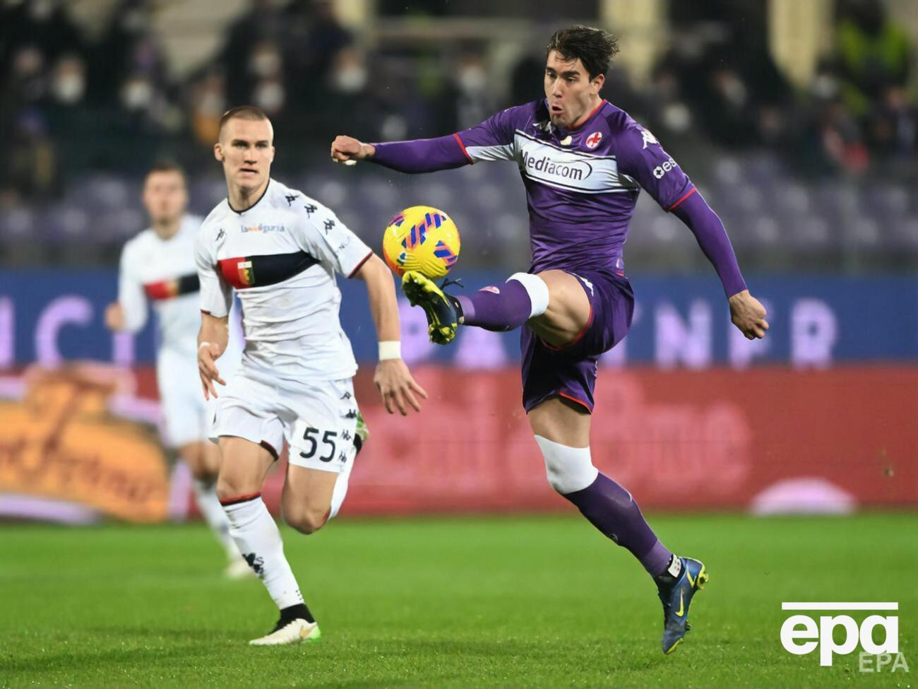 "Дженоа" (игроки в светлой форме) играл на выезде