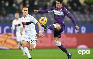 "Дженоа" (игроки в светлой форме) играл на выезде