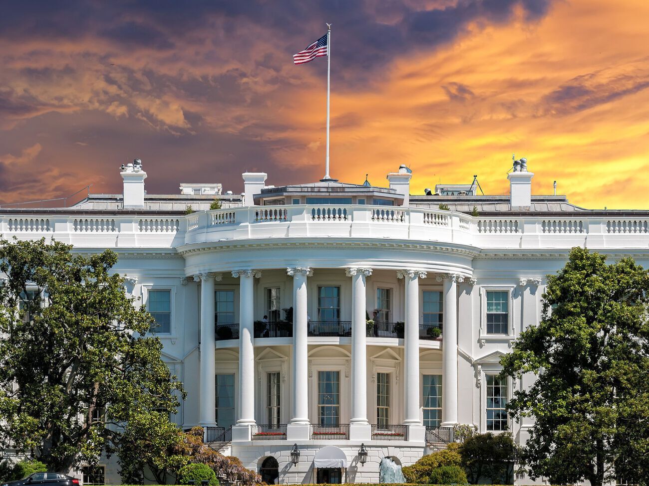 США та ЄС і далі "дуже тісно" консультуються щодо "серйозних наслідків для Росії, якщо вона продовжить вторгнення в Україну", зазначили в Білому домі