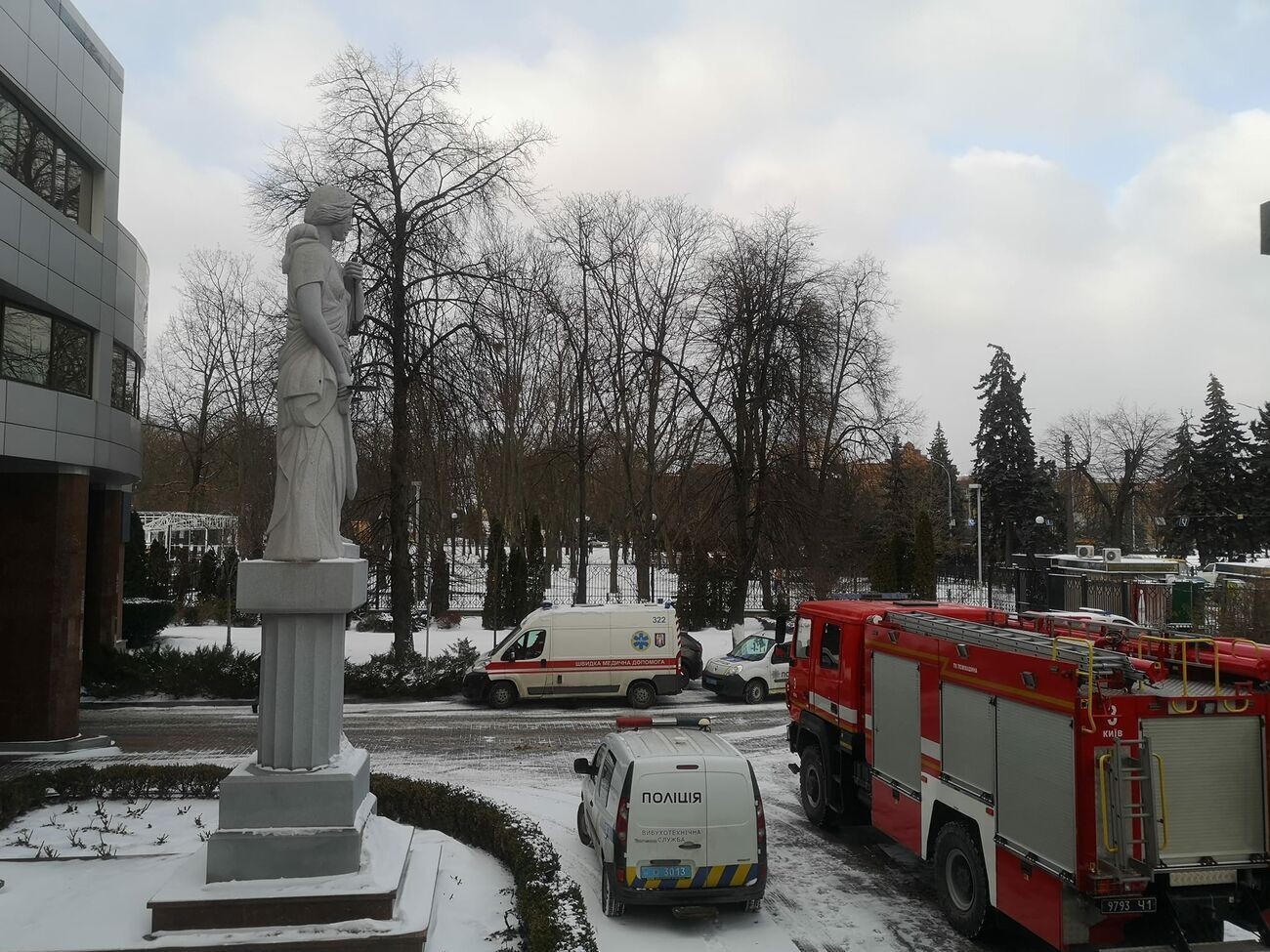 Из зданий эвакуировали работников и посетителей судов