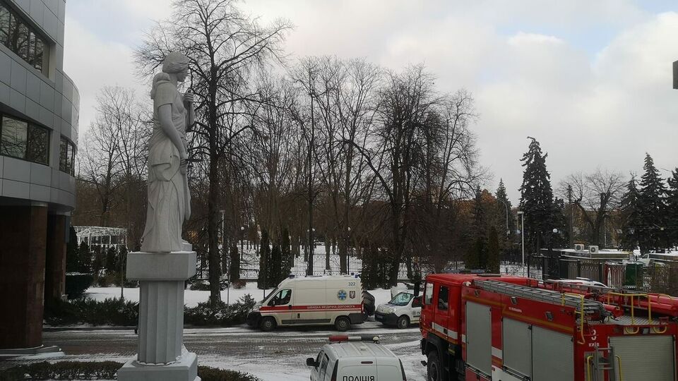 Из зданий эвакуировали работников и посетителей судов