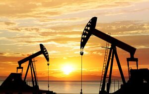 Ценовые колебания на рынке нефти связаны с ростом напряженности на Ближнем Востоке, отметило Bloomberg