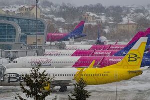 Львовский аэропорт уже принял пять дополнительных рейсов