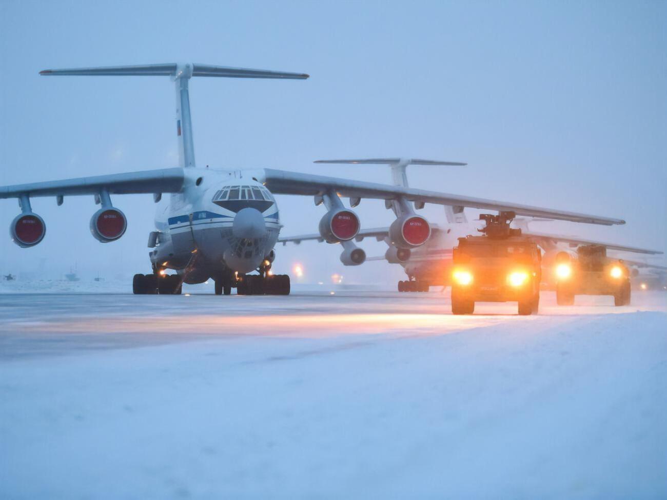 Большинство нации совершенно не согласно с тем, что Токаев решил пригласить миротворцев из ОДКБ в Казахстан, отметил Кажегельдин