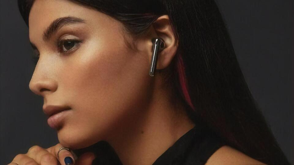 Michelle Andrade родилась в 1996 году в Боливии