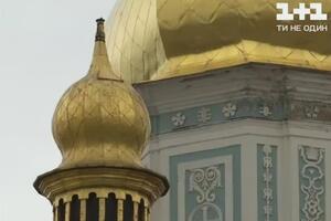 В настоящее время идет внеплановое обследование куполов и крестов Софийского собора
