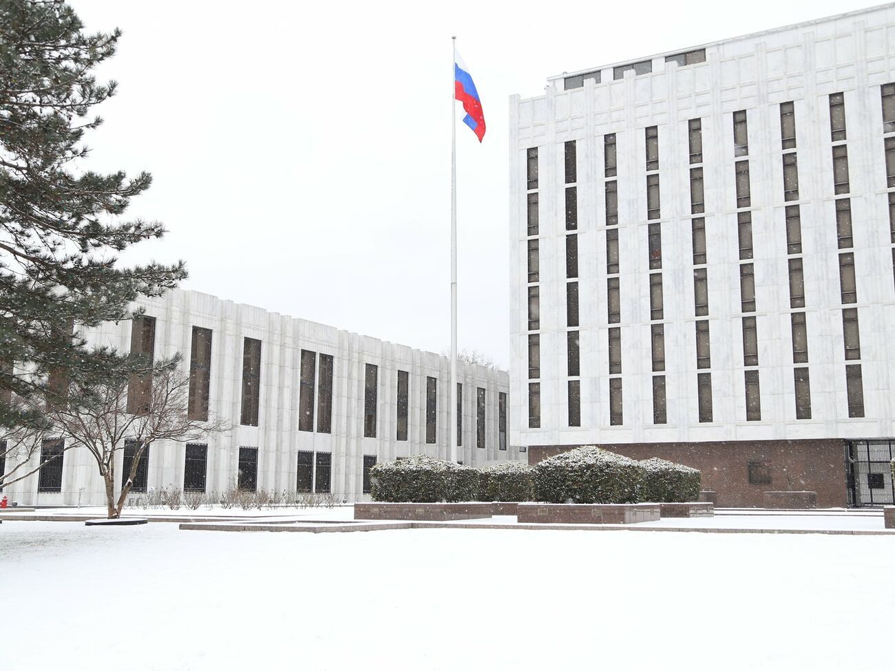 В российском посольстве в США утверждают, что перемещение войск по своей территории&nbsp;&ndash;&nbsp; "суверенное право" россиян