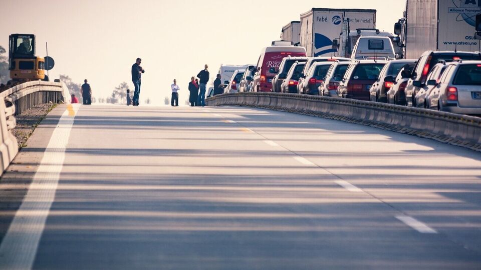 Польша отказывается выполнять пункты Соглашения об ассоциации Украина – ЕС и вводит ограничения на автоперевозки украинских товаров, считают в МИД Украины