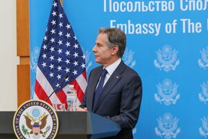 Блинкен: Мы знаем, что есть планы еще больше увеличить силы РФ вблизи границ Украины в очень короткие сроки