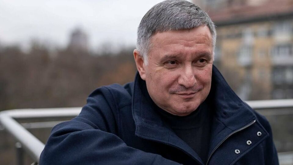 Ексглава МВС Арсен Аваков закликав усі проукраїнські сили об'єднати зусилля для захисту держави